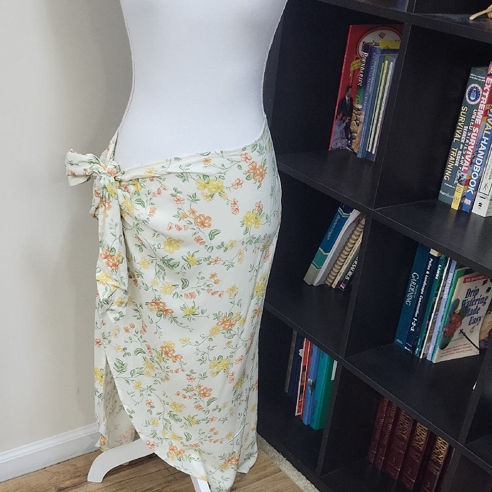 LOST + WANDER Big Escape Tie Sarong Midi to Maxi Skirt - Ivory Floral